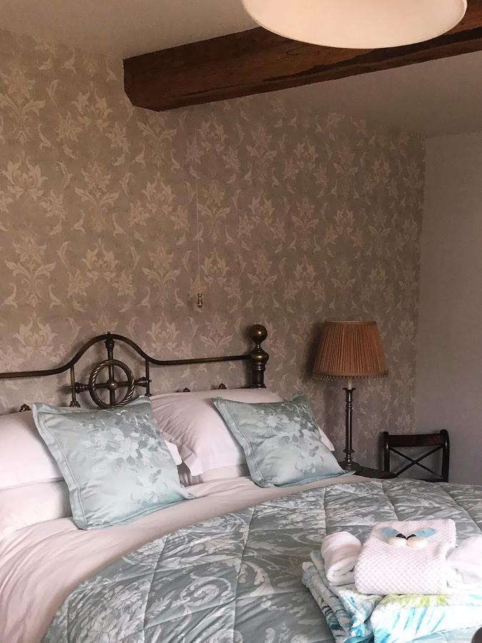 Eagle House Bed and Breakfast Eccleshall Exteriör bild